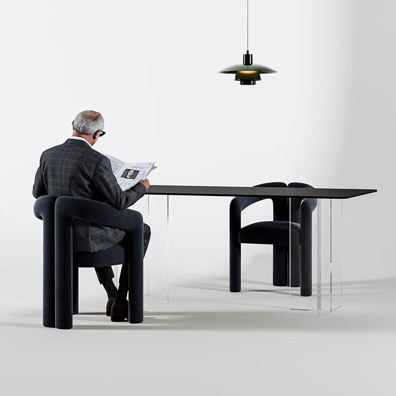 Modern Curved Velvet Dining Chair – Minimalist Upholstered Armchair with Sculptural Design