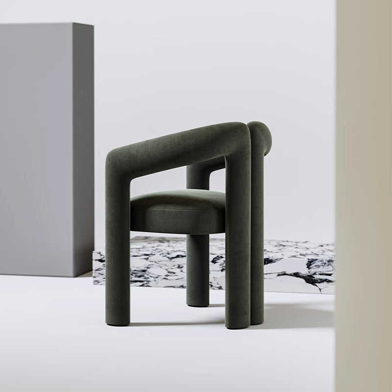Modern Curved Velvet Dining Chair – Minimalist Upholstered Armchair with Sculptural Design