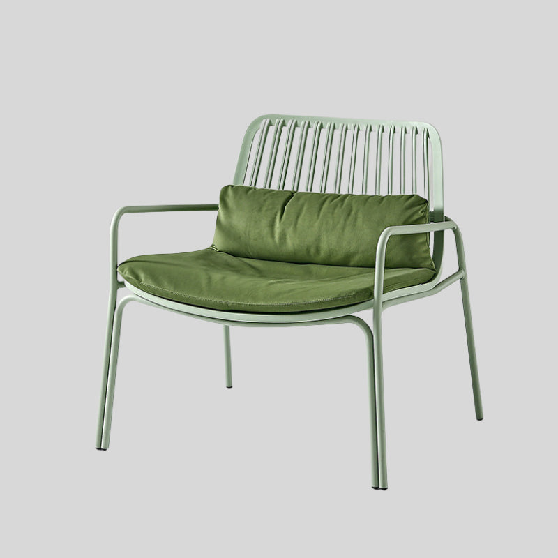 Elegant Lounge Chair - Modern Comfort for Indoor and Outdoor Spaces