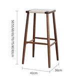 Taburete alto escandinavo de madera - Asiento de mimbre con tono de madera medio