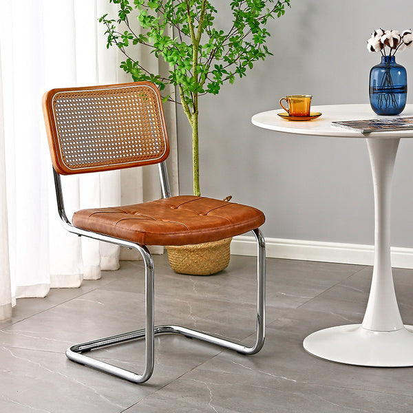 Vintage-Modern Fusion Chair - Embrace Retro Elegance with Modern Comfort