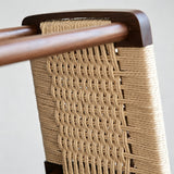 Taburete alto escandinavo de madera - Asiento de mimbre con tono de madera medio