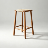 Taburete alto escandinavo de madera - Asiento de mimbre con tono de madera medio